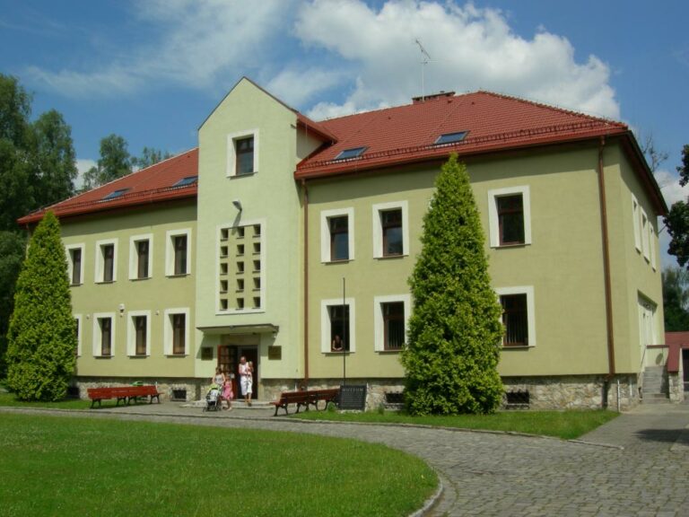 Asystent w Centralnym Muzeum Jeńców Wojennych w Łambinowicach