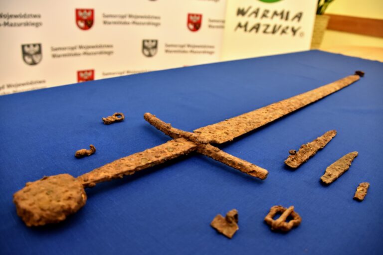 Sensacyjne odkrycie pod Olsztynem – znaleziono nagi miecz grunwaldzki