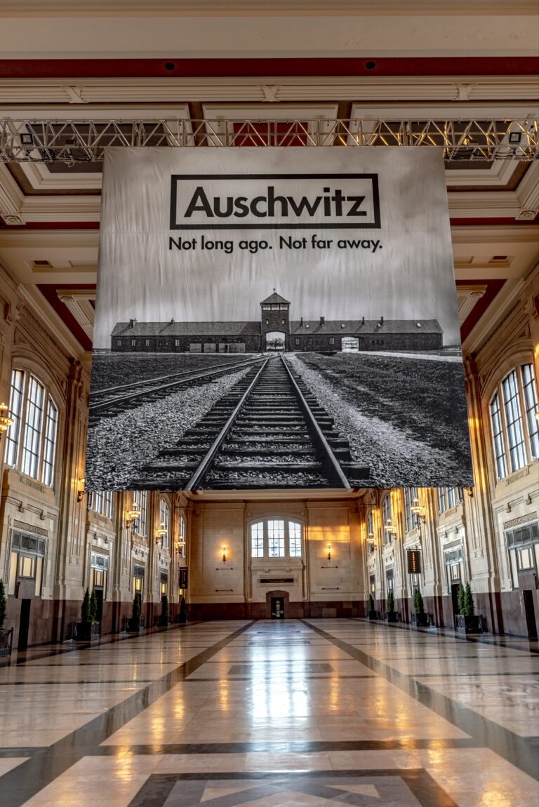 Wystawa „Auschwitz. Nie tak dawno. Nie tak daleko.” w Kansas City od 14 czerwca