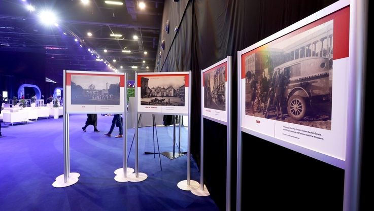Unikalne przedwojenne fotografie Pałacu Saskiego na wystawie PAP