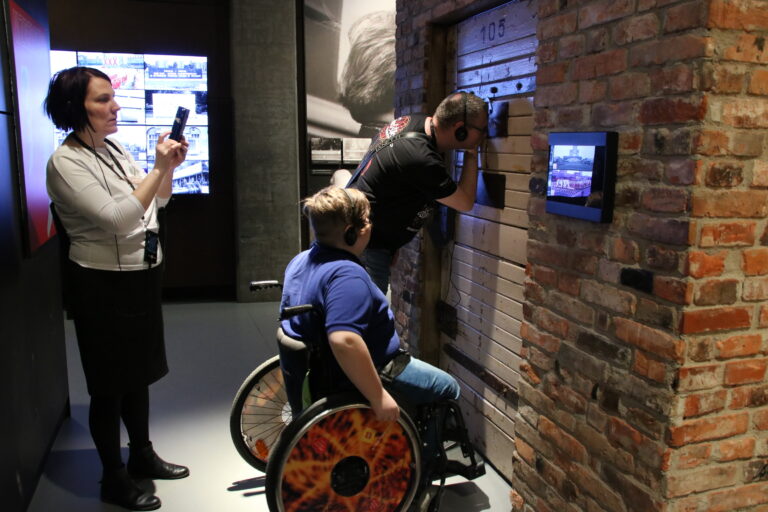 Darmowe zwiedzanie wystawy stałej ECS dla osób z niepełnosprawnościami