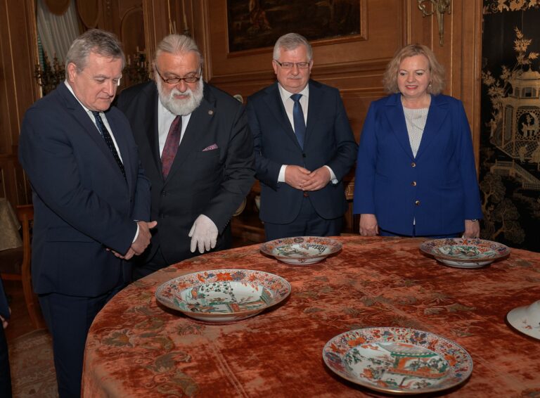 Porcelana powróciła do muzeum po 78 latach