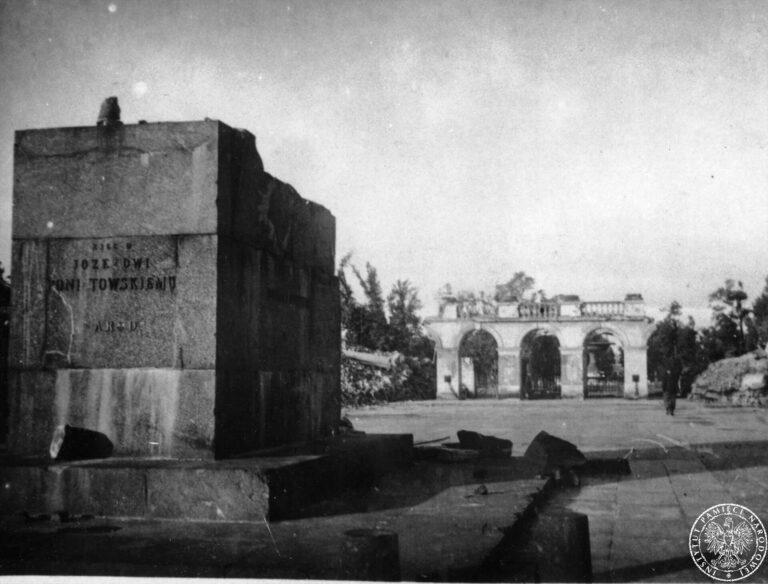 97 lat temu w arkadach Pałacu Saskiego uroczyście złożono szczątki nieznanego żołnierza