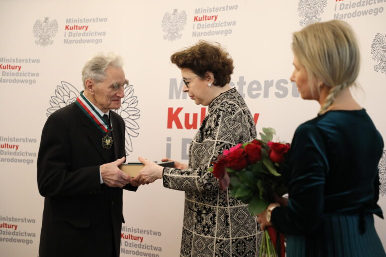 Prof. Marian Pokropek odznaczony Złotym Medalem „Zasłużony Kulturze Gloria Artis”