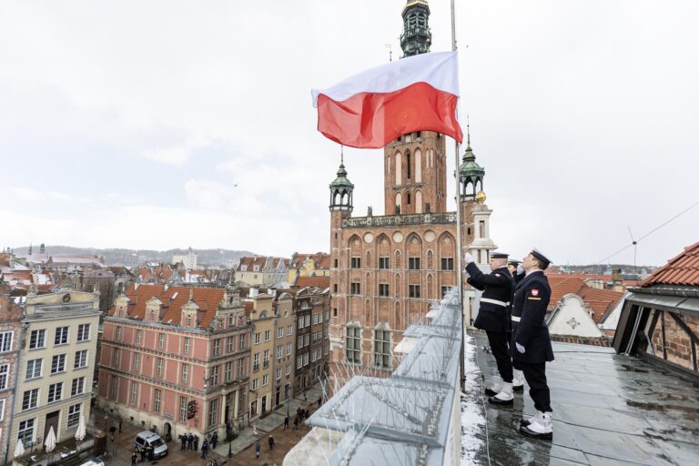 78. rocznica podniesienia flagi państwowej RP na Dworze Artusa