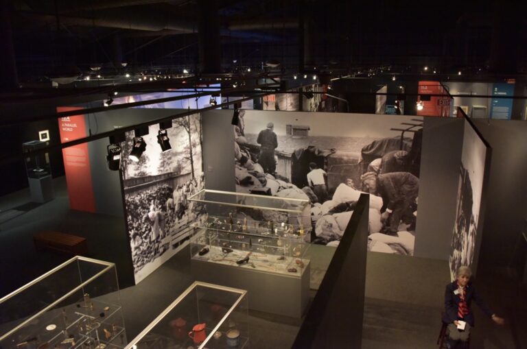Wystawa „Auschwitz. Nie tak dawno. Nie tak daleko” w Bibliotece Reagana w Kalifornii