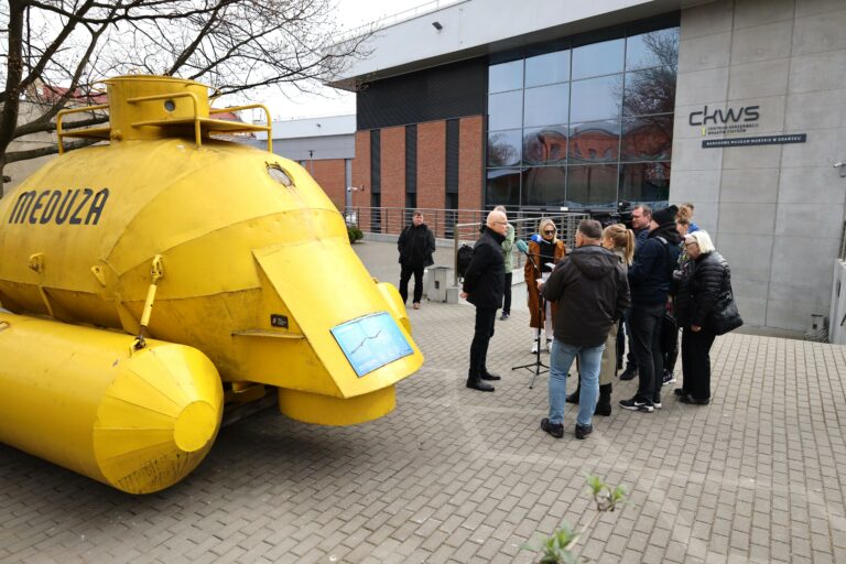 Nowa atrakcja w Tczewie. Przed Centrum Konserwacji Wraków Statków stanęła kabina podwodna „Meduza II”