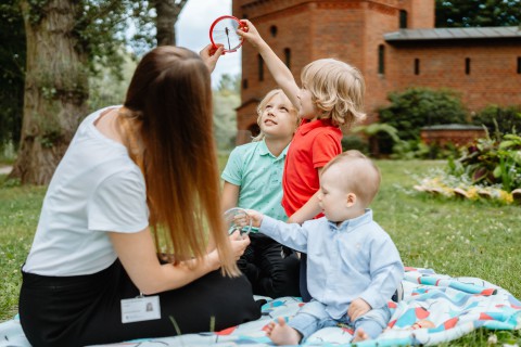 Letnie harce w ogrodach pałacowych w Wilanowie – rodzinne spotkania na trawie | wtorki, czwartki i soboty