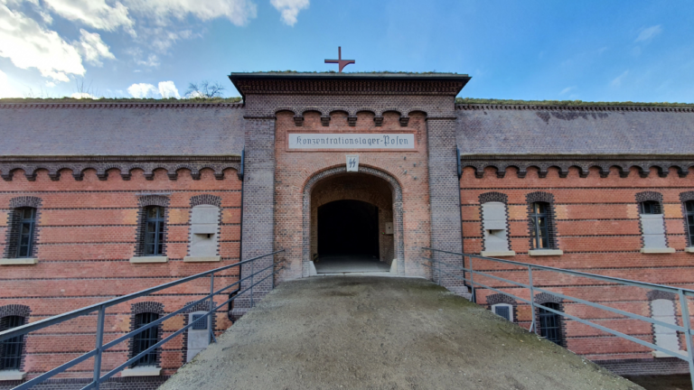 Zwiedzanie Muzeum Martyrologii Wielkopolan – Fort VII z przewodnikiem