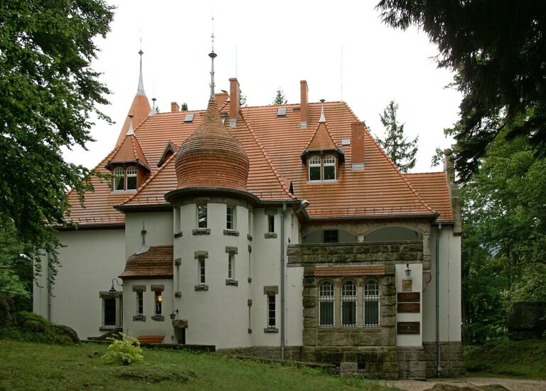 Asystent/adiunkt w Muzeum Miejskim ”Dom Gerharta Hauptmanna” w Jeleniej Górze
