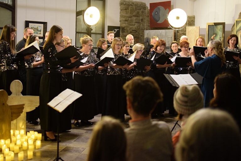 Fotorelacja z koncertu Cantores Carwatiani w Dworze Karwacjanów w Gorlicach