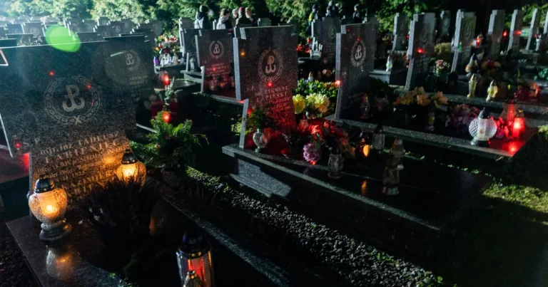 Światło dla Bohaterów. Upamiętnienie żołnierzy AK na Cmentarzu Łostowickim