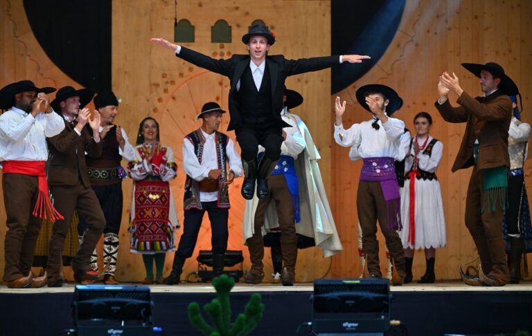 ZWYCIĘZCY 56. MIĘDZYNARODOWEGO FESTIWALU FOLKLORU ZIEM GÓRSKICH W ZAKOPANEM