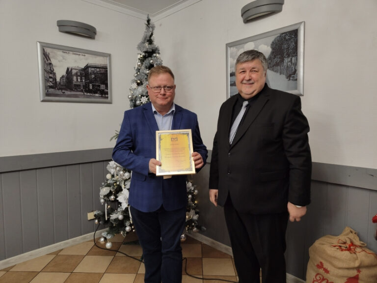 Trójka nowych przyjaciół muzeum