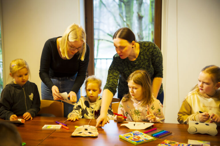 Skansen Chorzów; Poszukujemy opiekuna/nki ekspozycji (kwiecień-październik 2026)!