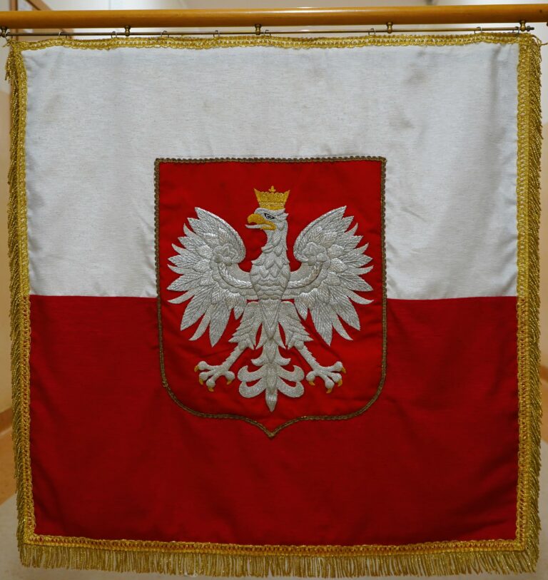 Pierwsze zgłoszenia do Tarnowskiego Konkursu Pocztów Sztandarowych oraz Wiedzy o Polskich Symbolach i Barwach Narodowych dla szkół podstawowych